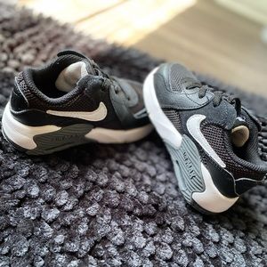 Toddler Bland and White Air Max